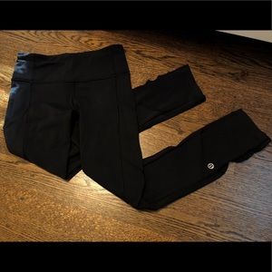 Lululemon Pace Rival Crop w ruffle: Size 2